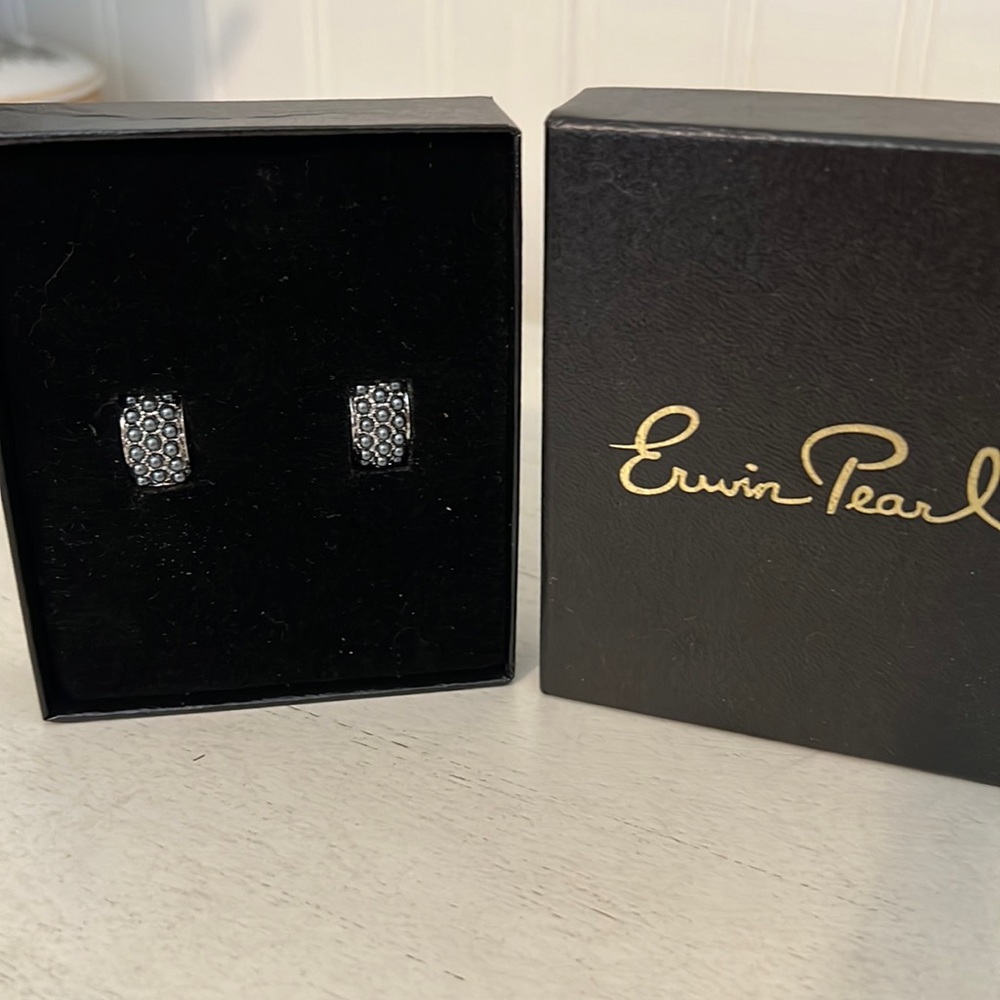 Vintage Erwin Pearl reversible pearl clip on earrings